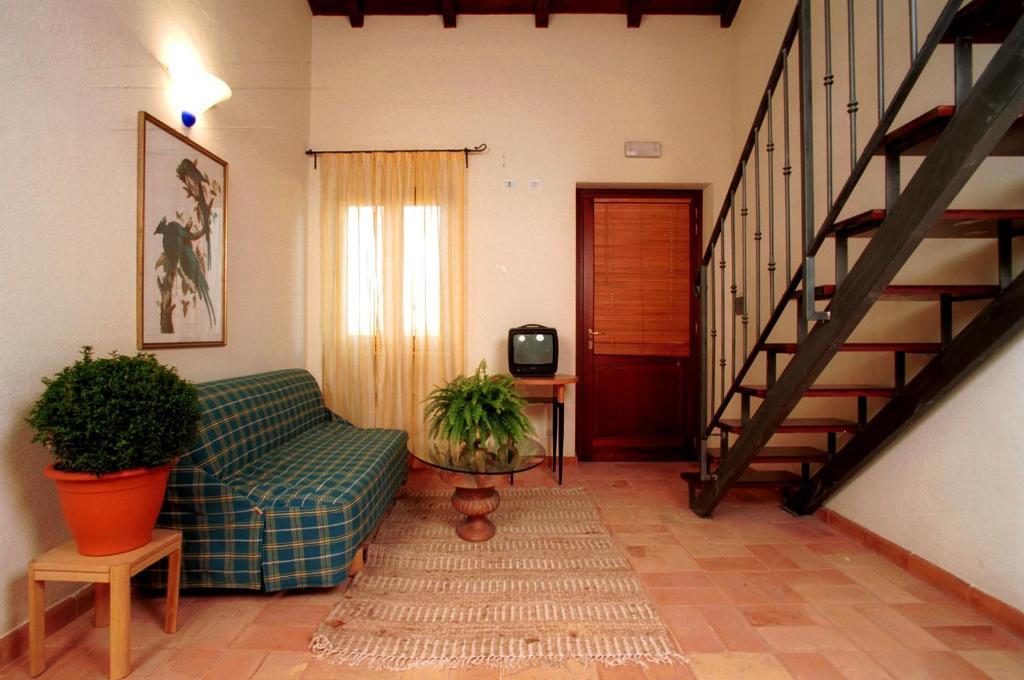 Agriturismo Lecanfore Guest House Castel di Leva Ruang foto
